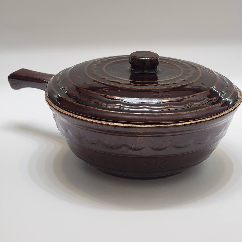 Vintage Marcrest Oven Proof Stoneware Covered Casserole Dish w Handle & Lid USA